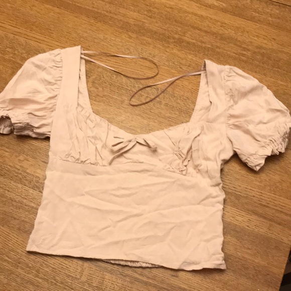 Urban Outfitters pale pink crop top🌸